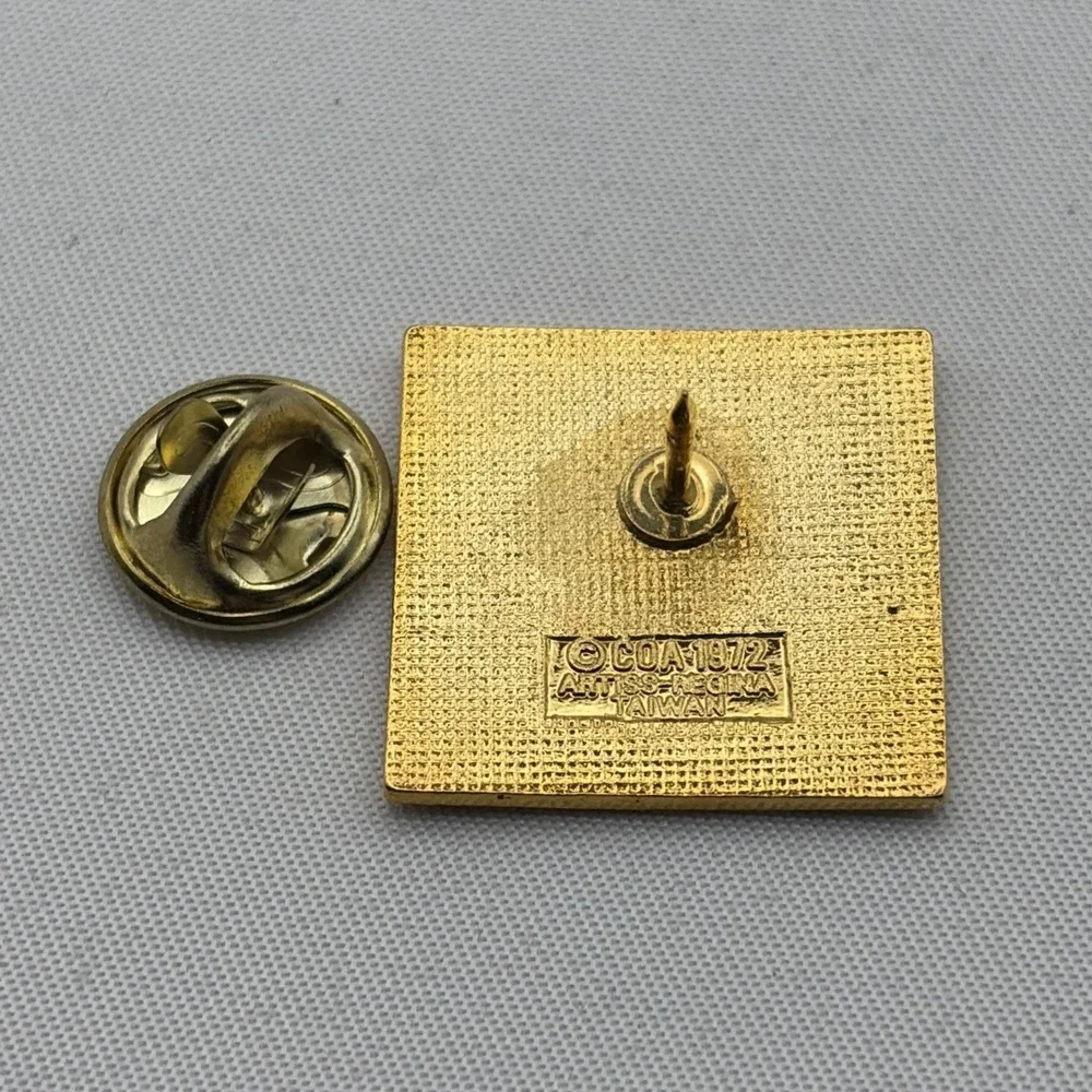 1988 Calgary Winter Olympics Cross Country‎ Skiing Event Lapel Hat Pin